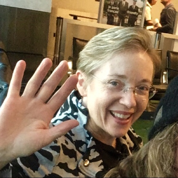 Meet your Posher, Antoinette - Picture 1 of 2